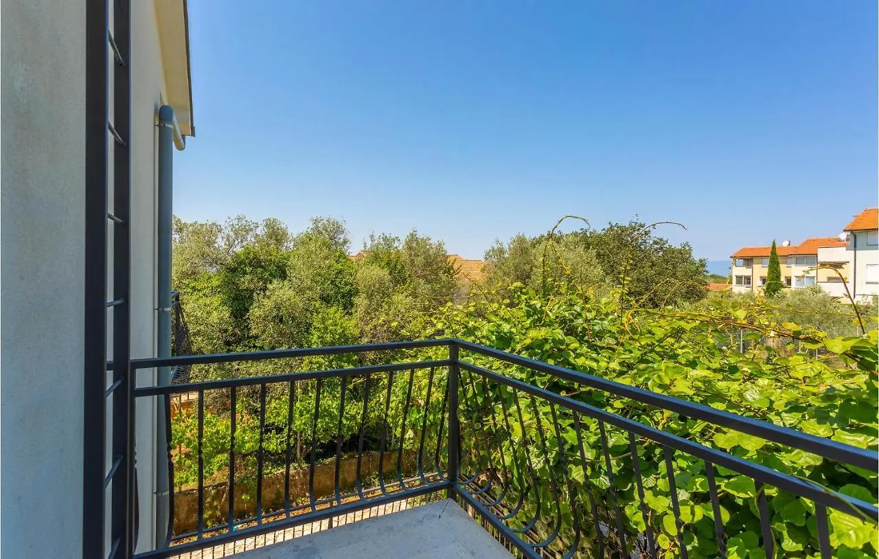 Gorgeous Apartment In Malinska With Wifi